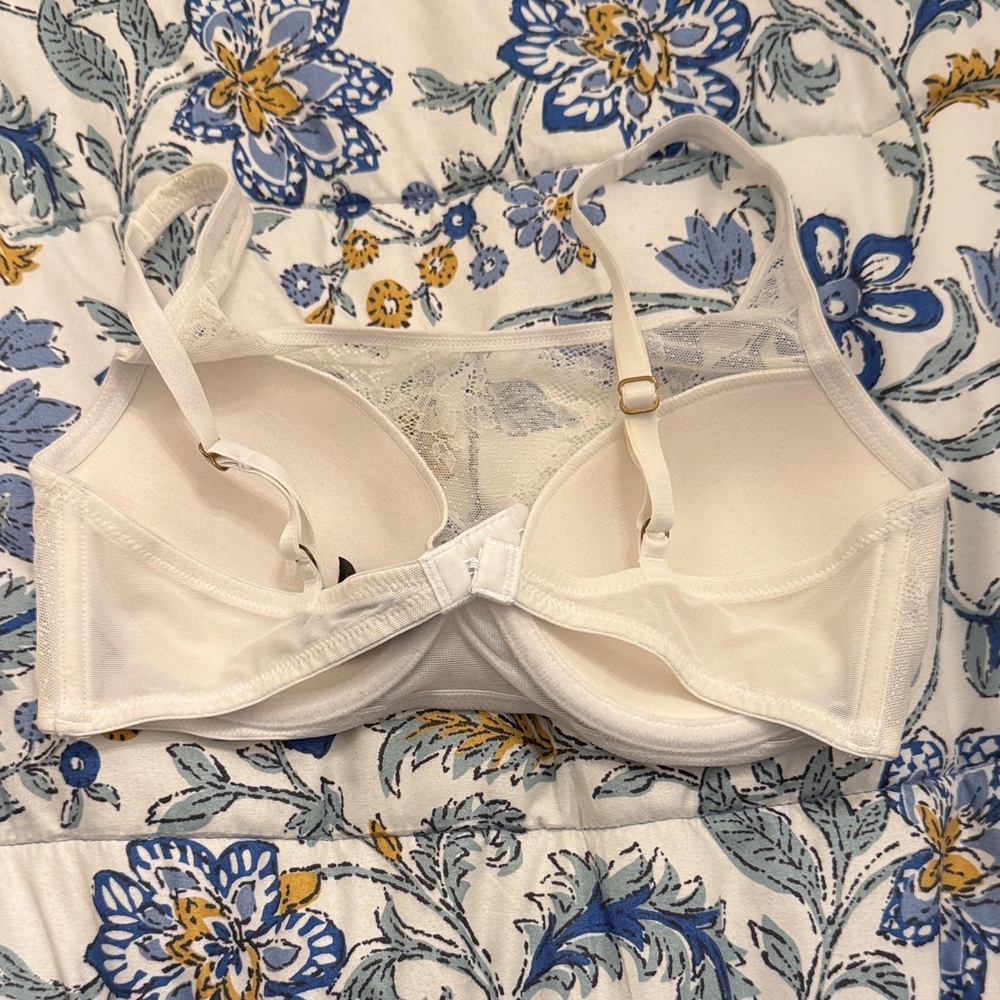 Natori White Lace Bralette - Picture 2 of 6